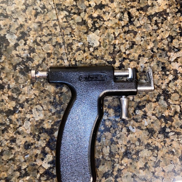 Ear piercing kit - Picture 6 of 8